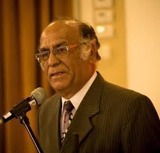 Mg. Iván La Riva Vegazzo — Maestro universitario e investigador